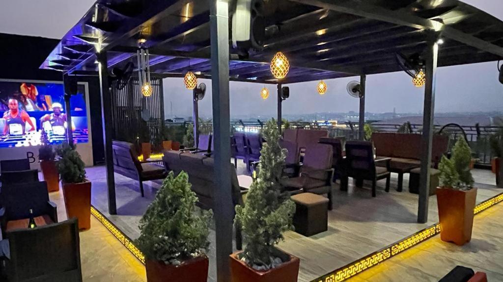 Phoenicia Suites Wupa Extérieur photo