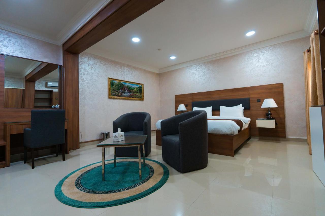 Phoenicia Suites Wupa Extérieur photo